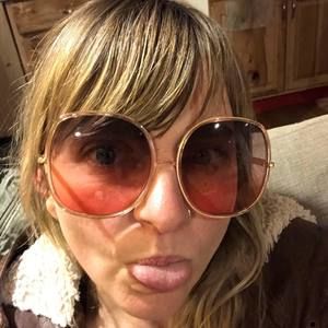 Meet your Posher, Liz